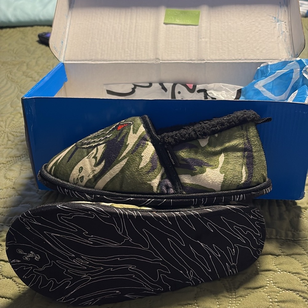XS RIPNDIP Tiger Nerm House Slippers - Picture 4 of 5